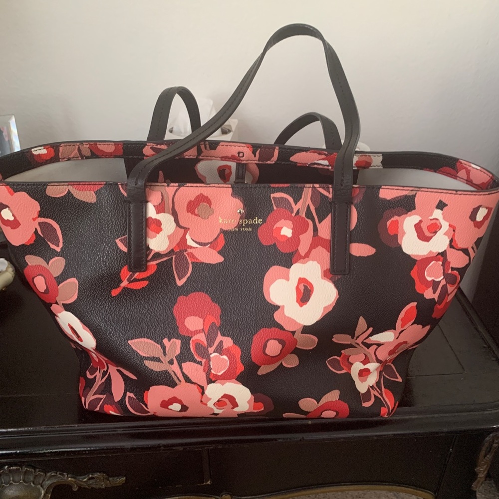 Kate Spade tote.